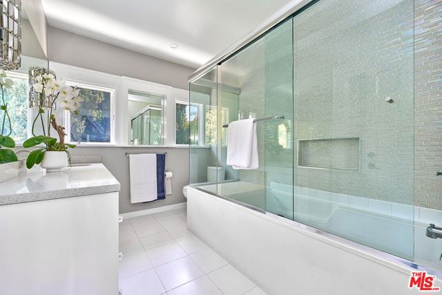 136 Fremont Place, Los Angeles CA: https://media.crmls.org/mediaz/40e1ede5-f445-4b3a-80ad-b7b2fc78dcc4.jpg