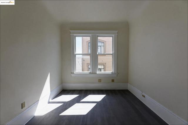 47 Auburn, San Francisco CA: https://media.crmls.org/mediaz/40e24299-af9d-4fda-8dac-478e1c278eb5.jpg