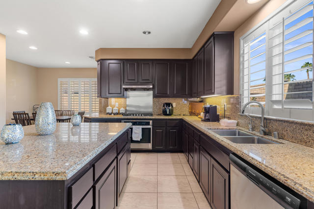 Image 14 of 53 For 82688 Mandrone Drive