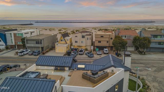 3256 Ocean Drive, Oxnard CA: https://media.crmls.org/mediaz/40e3c449-10ac-4aeb-8c05-81f13520525c.jpg