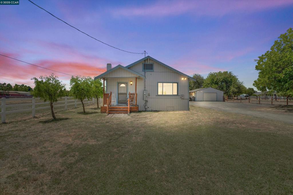 2705 Delta Rd