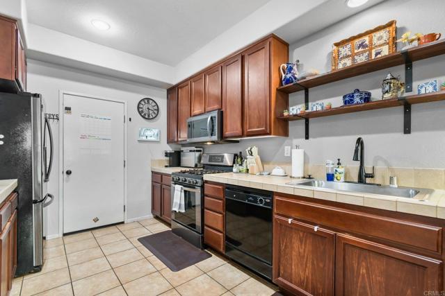 Detail Gallery Image 15 of 42 For 1459 Claude Ln #4,  Chula Vista,  CA 91913 - 3 Beds | 2/1 Baths