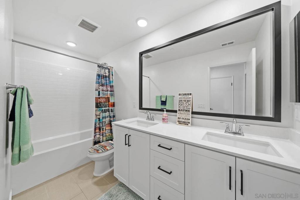 MLS #250029425SD img 31