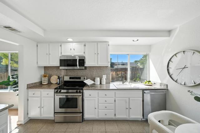 552 Bluefield Drive, San Jose CA: https://media.crmls.org/mediaz/40e5514c-d7d7-44e6-b35c-2f68d3f30554.jpg