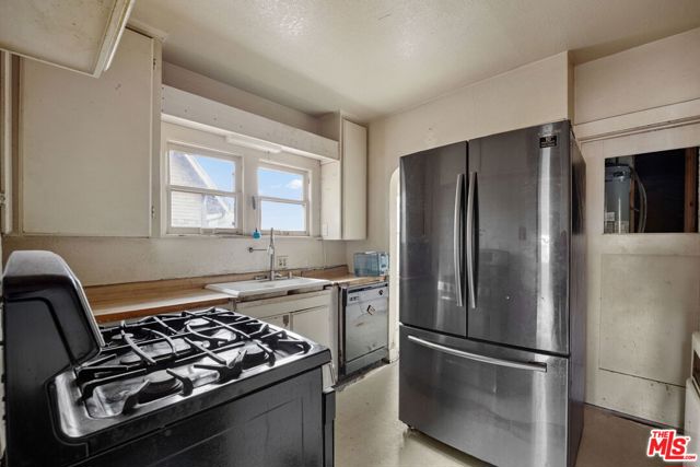 9234 Guess Street, Rosemead CA: https://media.crmls.org/mediaz/40e56de9-b189-42bb-9634-c40c11566c54.jpg