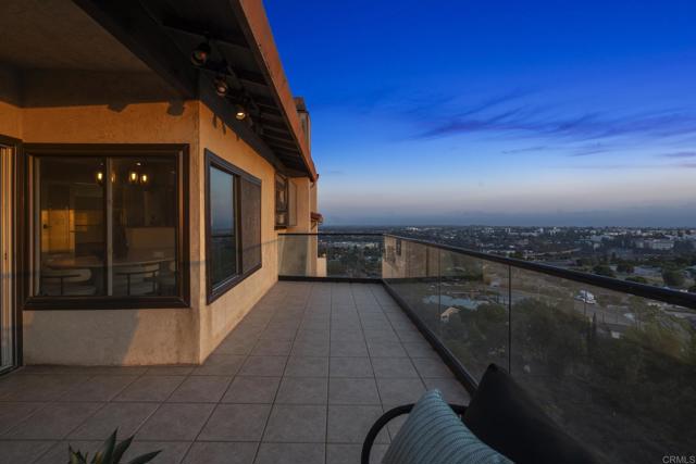 5968 Caminito De La Taza, San Diego CA: https://media.crmls.org/mediaz/40e58110-78cd-4579-889c-62c651ad03ff.jpg