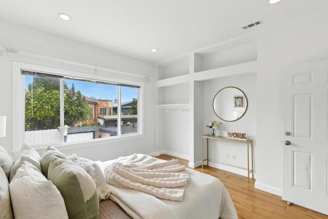 52 Eastwood Drive, San Francisco CA: https://media.crmls.org/mediaz/40e66bf5-c925-4313-b776-2ed99eb1bcdc.jpg