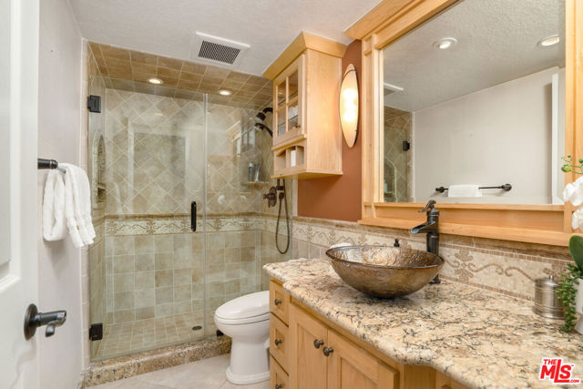 3086 Indian Mesa Drive, Thousand Oaks CA: https://media.crmls.org/mediaz/40e74405-9b6d-42ef-9429-671062a079ff.jpg