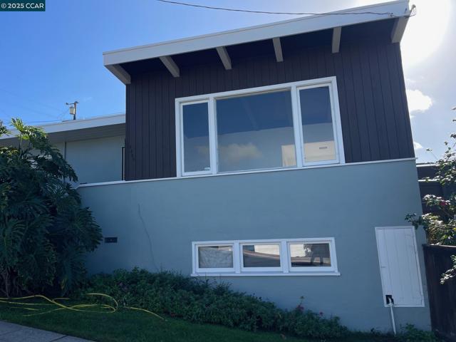 3530 Clinton Ave, Richmond CA: https://media.crmls.org/mediaz/40e7bb1e-d4c4-4bd1-a137-d3735feccba8.jpg