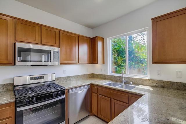 2305 Wisteria Way, National City CA: https://media.crmls.org/mediaz/40e7e2bf-4b54-4642-ab51-1a9cde242e80.jpg