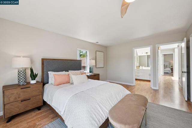 1017 45Th St, Emeryville CA: https://media.crmls.org/mediaz/40e872ec-127a-40a4-a25e-0af0410cb37d.jpg