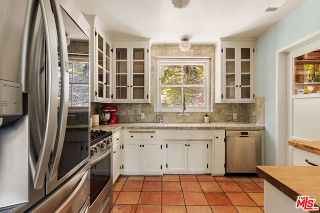 2 Bed Home for Sale in Los Angeles, California