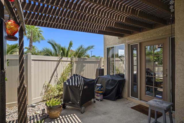 1990 Willowbrook Drive, Oceanside CA: https://media.crmls.org/mediaz/40e8de14-8f1f-4bfb-9a52-05ed557ea3fc.jpg