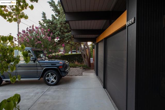 4020 Salem ST, Concord CA: https://media.crmls.org/mediaz/40e9be96-b0cc-4d9a-9c9e-df2c94b5bdb0.jpg