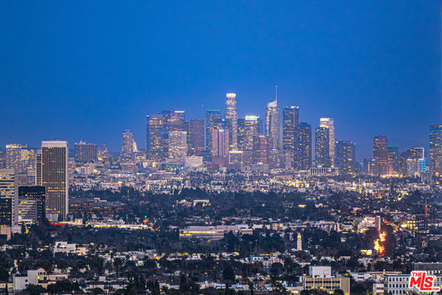 10430 Wilshire Boulevard, Los Angeles CA: https://media.crmls.org/mediaz/40e9ecf6-1803-40ec-bcba-4c182d74b9ec.jpg