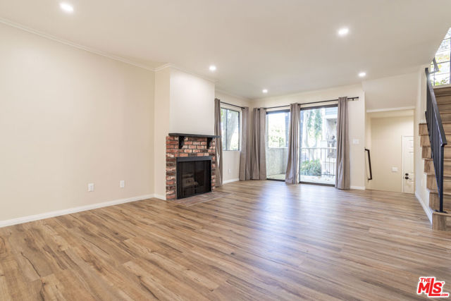 9140 Burnet Avenue, North Hills CA: https://media.crmls.org/mediaz/40eaab6b-60bf-4e1f-aa5c-b3edca085e0c.jpg