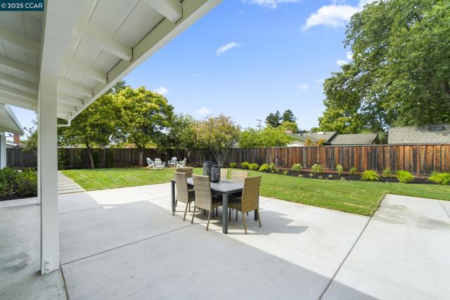 3715 Liscome Way, Concord CA: https://media.crmls.org/mediaz/40eaecd2-80fa-4d3c-ba7b-c28a35b0c526.jpg