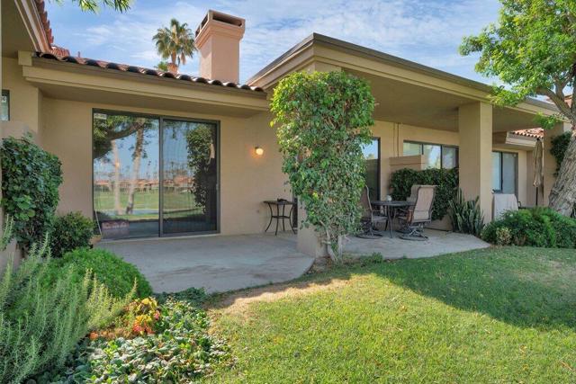 38380 Crocus Lane, Palm Desert CA: https://media.crmls.org/mediaz/40ec5259-778c-4ebc-aa0c-fdd7f31db0df.jpg