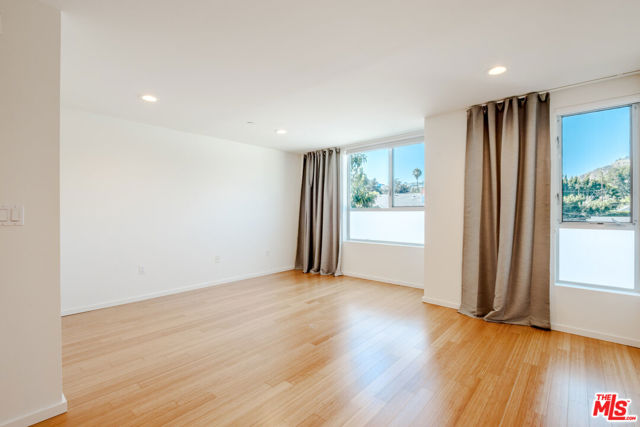 1220 N Orange Grove Avenue, West Hollywood CA: https://media.crmls.org/mediaz/40ec6cd1-0e26-4178-bafd-c63cc3003639.jpg