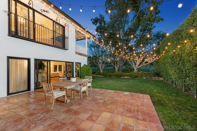 7505 Pepita Way, La Jolla CA: https://media.crmls.org/mediaz/40edb7fa-9b11-4c30-a058-a9aab55f946a.jpg