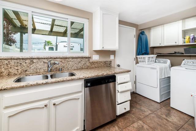 982 E Main St, El Cajon CA: https://media.crmls.org/mediaz/40edc1b6-e1ff-479d-9e7f-79ae529bdbb1.jpg