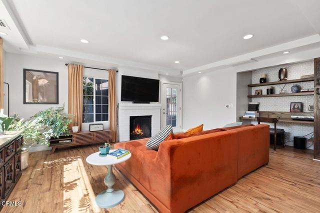 Detail Gallery Image 3 of 27 For 3847 Sunbeam Dr, Los Angeles,  CA 90065 - 3 Beds | 2/1 Baths