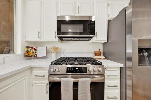 1122 Grape St, San Marcos CA: https://media.crmls.org/mediaz/40edff8b-a538-4317-87ea-a22f93644441.jpg