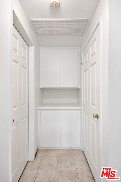 14050 Magnolia Boulevard, Sherman Oaks CA: https://media.crmls.org/mediaz/40ee3f45-5c24-41df-a03e-bfb9c8fd1d53.jpg