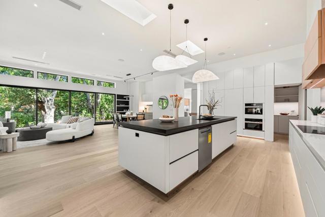 1068 Riverside Drive, Los Altos CA: https://media.crmls.org/mediaz/40eea8ea-8d8b-4978-a017-1aeb598574db.jpg