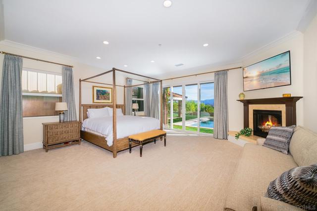 4703 Briana Ct, Fallbrook CA: https://media.crmls.org/mediaz/40ef7d62-976a-4415-bb20-98b8244d8943.jpg