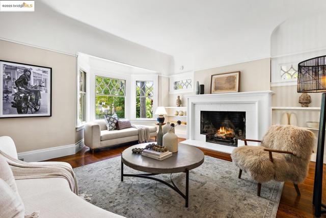 765 University Ave, Palo Alto CA: https://media.crmls.org/mediaz/40f006ed-82a3-4a80-9573-44b3e23e3d50.jpg