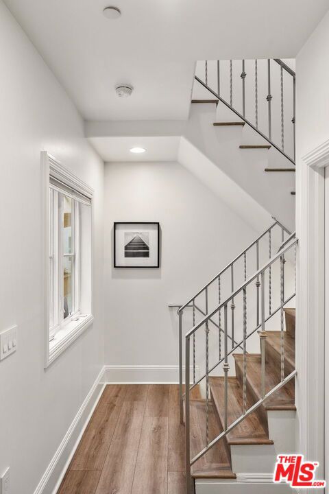 1311 Centinela Avenue, Santa Monica CA: https://media.crmls.org/mediaz/40f04c97-6193-429e-95f9-194576269c3b.jpg