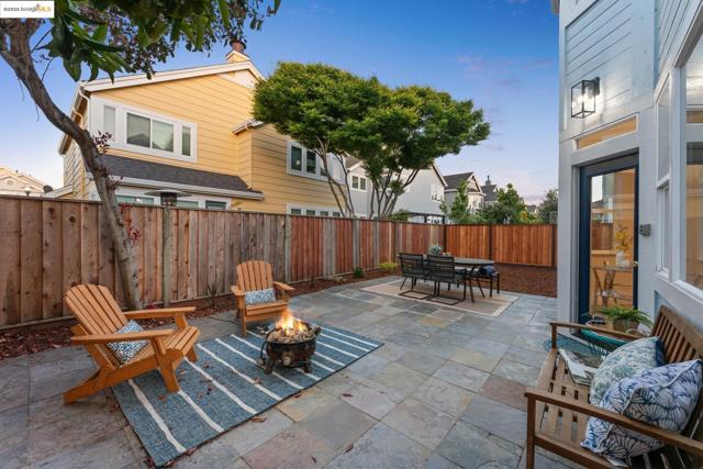 102 Waterview Dr, Richmond CA: https://media.crmls.org/mediaz/40f1991d-7fc0-49f2-a568-5921f2bce0f0.jpg