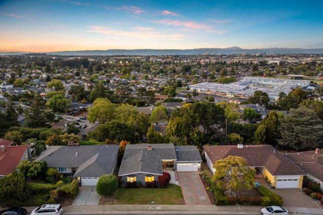 826 W Hillsdale Boulevard, San Mateo CA: https://media.crmls.org/mediaz/40f1e5e5-3f03-42ee-8a97-6cf793426af8.jpg