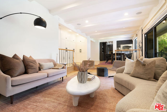 745 25th Street, Santa Monica CA: https://media.crmls.org/mediaz/40f1fd96-aefc-484b-8fed-1d850244b404.jpg