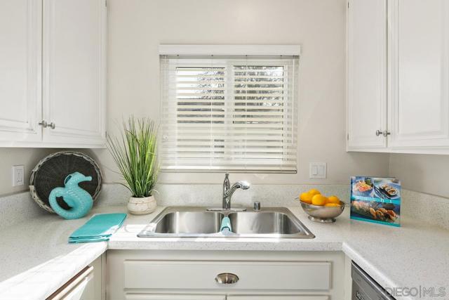 4186 Camino Islay, San Diego CA: https://media.crmls.org/mediaz/40f26224-9b94-446b-bc4a-a4a9fb5459ce.jpg