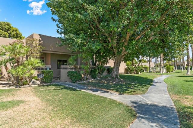 28944 Desert Princess Drive, Cathedral City CA: https://media.crmls.org/mediaz/40f266f5-68b1-4fab-868b-54b0e00f983f.jpg