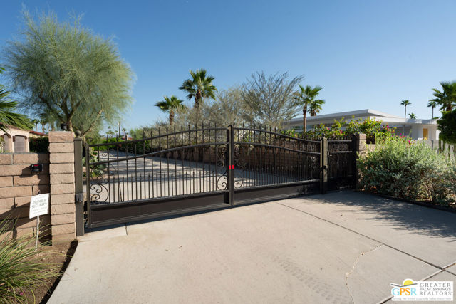 2684 Anza Trail, Palm Springs CA: https://media.crmls.org/mediaz/40f28438-95d3-45d0-92ad-5419efc88bbd.jpg