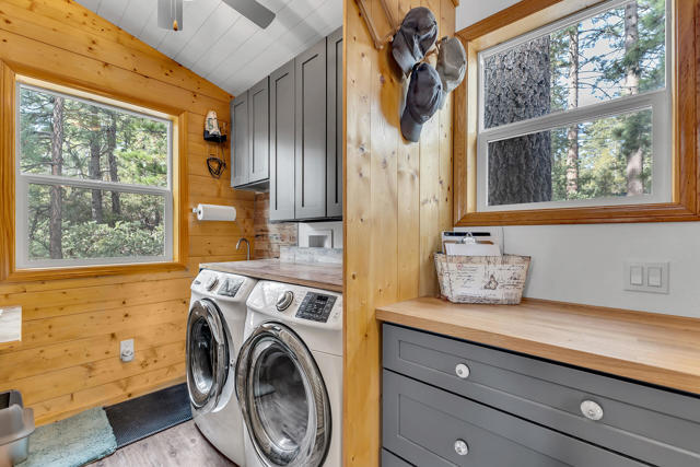 53125 Overlook Drive, Idyllwild CA: https://media.crmls.org/mediaz/40f2d989-4b90-4eb3-acd2-720e9b410410.jpg