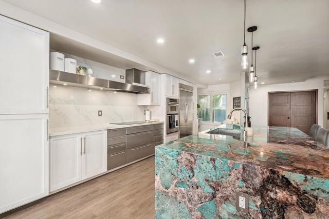 59 Tunapuna Ln, Coronado CA: https://media.crmls.org/mediaz/40f43a16-6245-4759-887b-4540dcee34eb.jpg