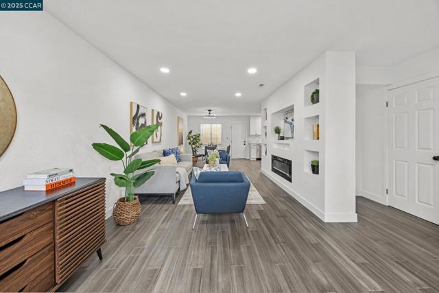Image 4 of 60 For 917 60th St  