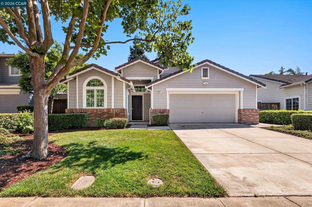 577 Saddleback Cir