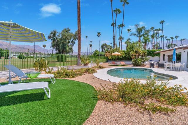 2598 S Camino Real, Palm Springs CA: https://media.crmls.org/mediaz/40f51877-e816-438a-b4f7-62571fc86fc2.jpg