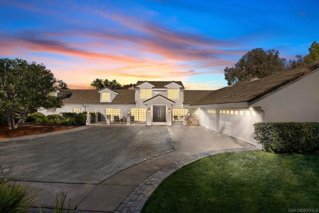 17515 Circa Oriente, Rancho Santa Fe CA: https://media.crmls.org/mediaz/40f52f2a-d366-4a7e-b8a7-9e526c92889b.jpg