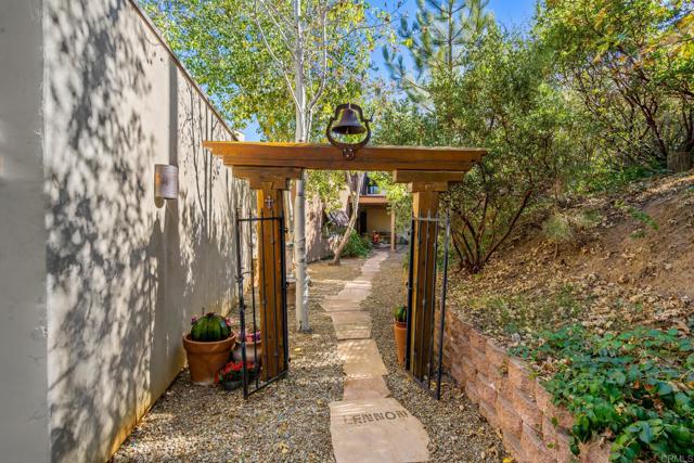 Detail Gallery Image 6 of 54 For 2810 Three Peaks Ln, Julian,  CA 92036 - 3 Beds | 2/1 Baths