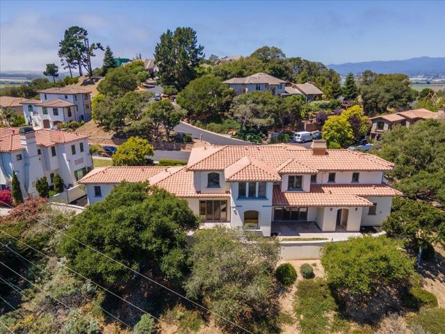 2100 Stone Ridge Drive, Royal Oaks CA: https://media.crmls.org/mediaz/40f69671-07bb-4f53-b30f-bcc6f3fb0f21.jpg