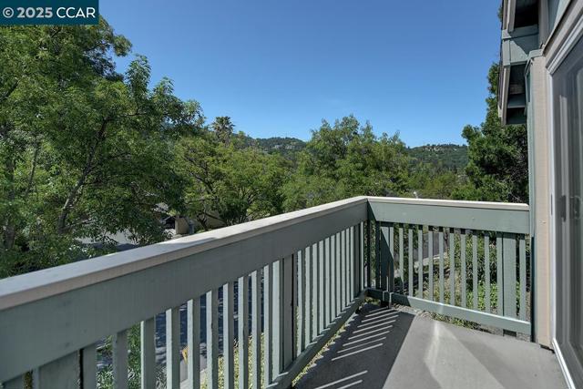 2638 Saklan Indian Dr, Walnut Creek CA: https://media.crmls.org/mediaz/40f75872-6591-42f8-b987-5834d2430183.jpg