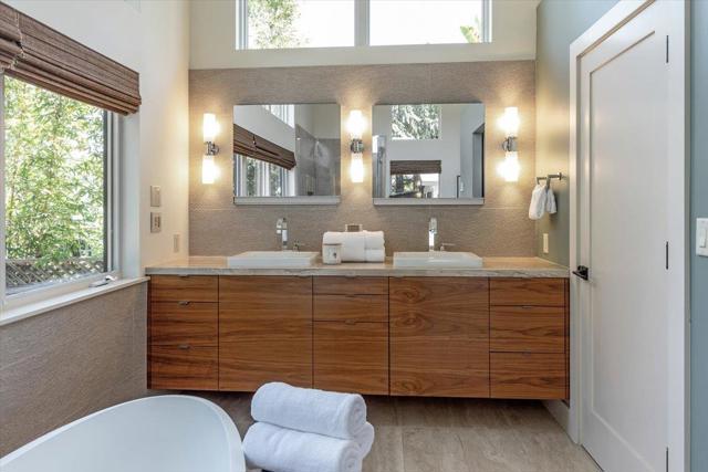 15902 Rochin Terrace, Los Gatos CA: https://media.crmls.org/mediaz/40f75881-9390-4e1a-a85d-085df0932dc6.jpg