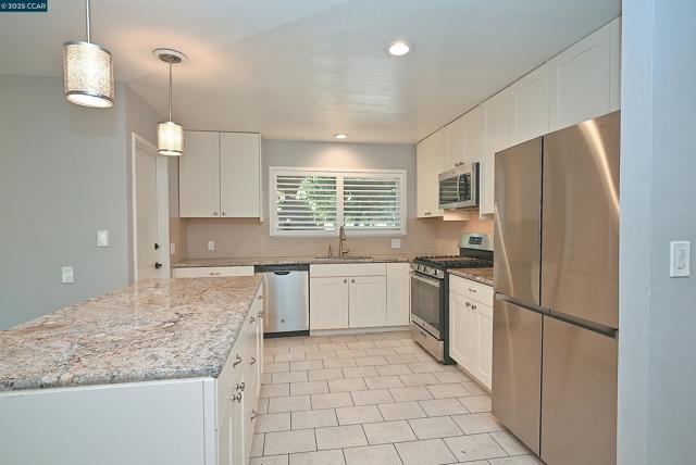 530 Hazel Street, Livermore CA: https://media.crmls.org/mediaz/40f7873c-d97d-45b5-98a9-60594ac3f102.jpg