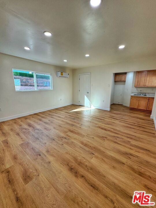 619 Elm Avenue, Inglewood CA: https://media.crmls.org/mediaz/40f83ce3-a45a-40f4-9e43-9b6338323a28.jpg